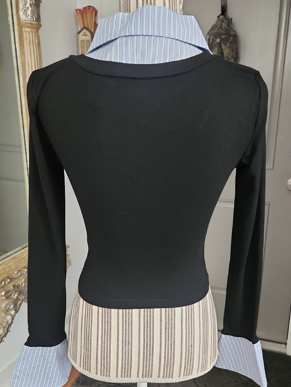 Commense Classic Black Layered V-Neck Top with Blue Stripe Collar - Women -S - Picture 4 of 8